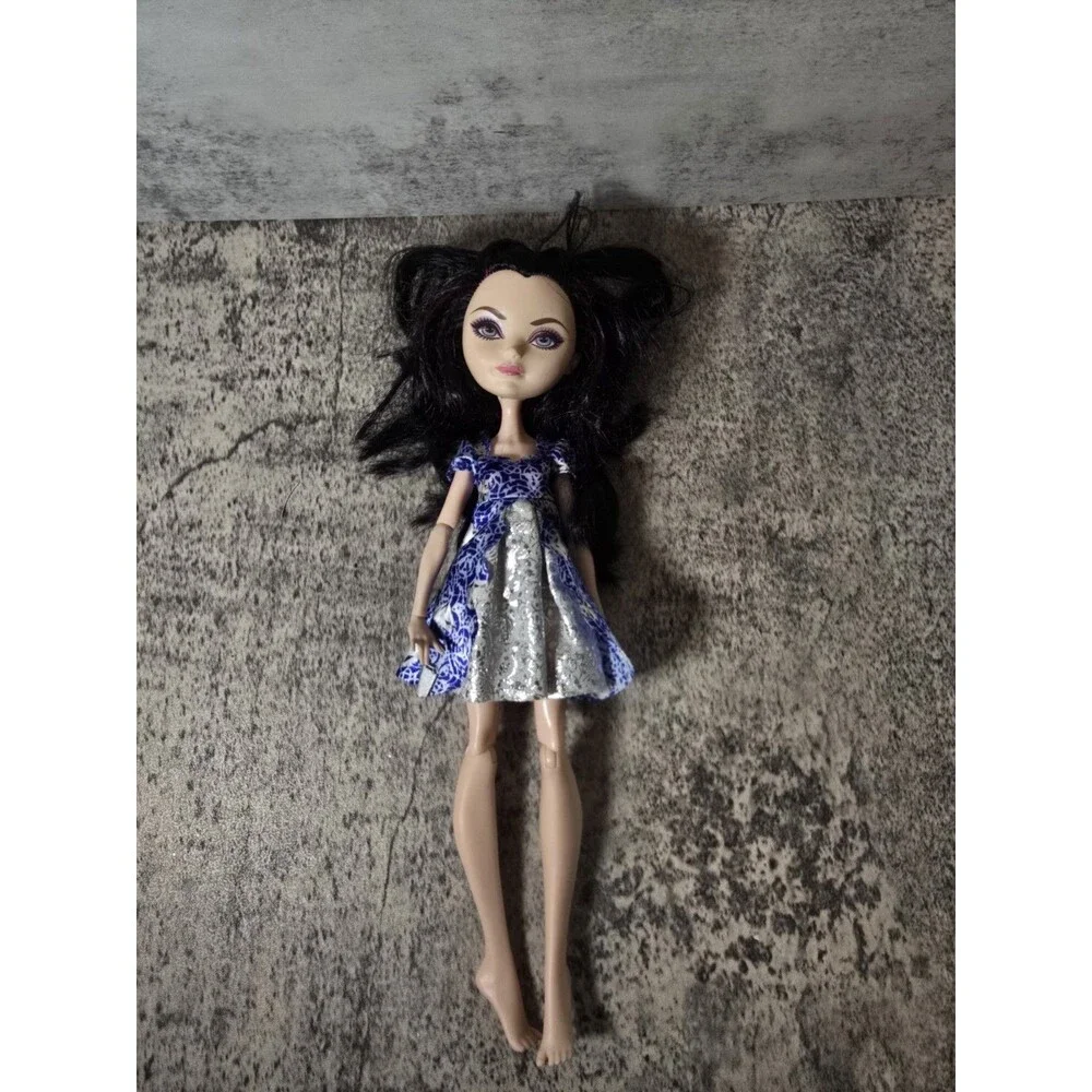 Ever After High Friends Raven Queen Basic Doll - Mattel Black & Purple Hair